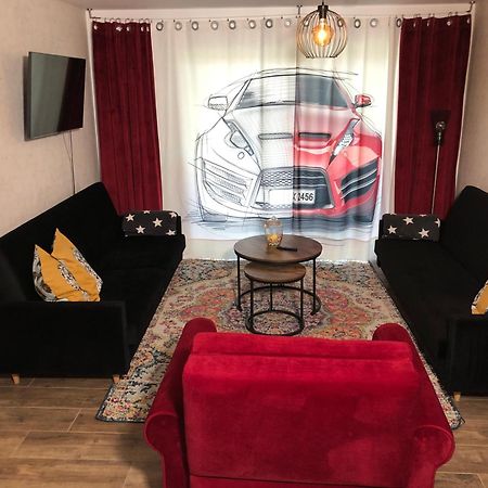 Stylisches Maybach Appartement Mit Terrasse Fuer 5 Personen, 5 Betten, Grosse Kochinsel, Homeoffice Mit 250Mbit Wlan Aidlingen Exterior photo